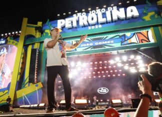 João Gomes coloca multidão para dançar e celebra a força da nova geração do forró no São João de Petrolina João Gomes coloca multidão para dançar e celebra a força da nova geração do forró no São João de Petrolina
