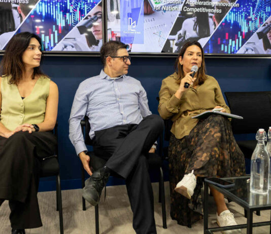 Fórum Powershoring recebe investidores em Londres e apresenta oportunidades de financiamento em indústria de baixo carbono no Nordeste Fórum Powershoring recebe investidores em Londres e apresenta oportunidades de financiamento em indústria de baixo carbono no Nordeste