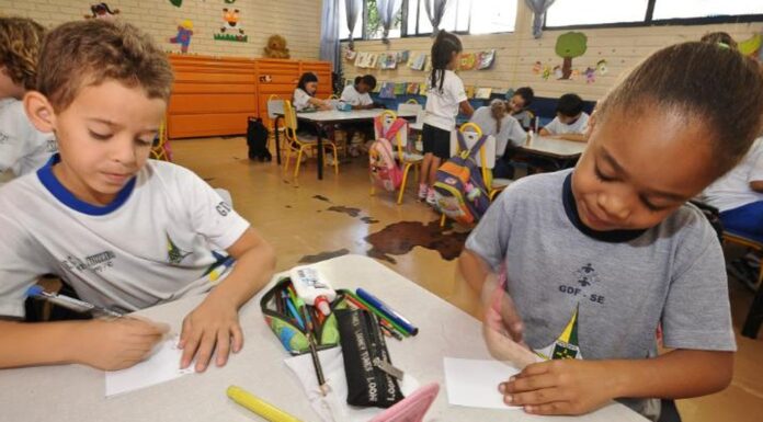 Aprendizagem evoluiu de ações emergenciais para políticas formalizadas Aprendizagem evoluiu de ações emergenciais para políticas formalizadas