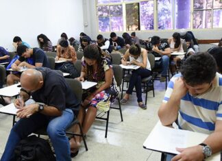 Provas do Encceja são realizadas neste domingo em todo o país Provas do Encceja são realizadas neste domingo em todo o país