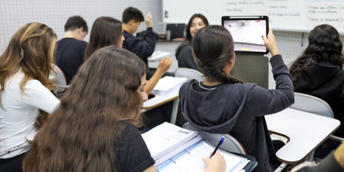 Pé-de-Meia 2026: nascidos em março e abril recebem parcela nesta Pé-de-Meia 2026: nascidos em março e abril recebem parcela nesta terça