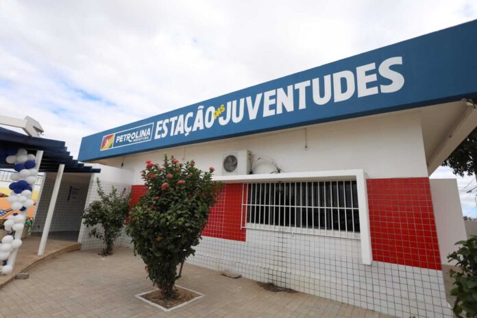 Prefeitura de Petrolina promove oficinas e curso na Estação das Prefeitura de Petrolina promove oficinas e curso na Estação das Juventudes