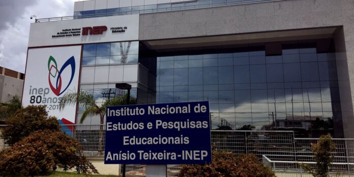 Cartões de inscrição no Enamed e Revalida estão disponíveis Cartões de inscrição no Enamed e Revalida estão disponíveis